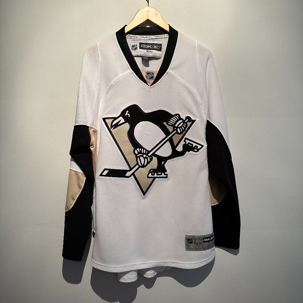 Reebok NHL Men's Small Pittsburgh Penguins Hockey Players Jersey